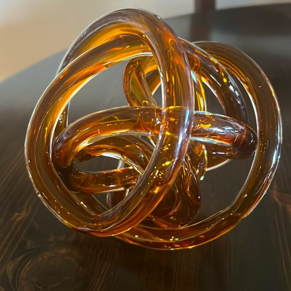 Large Blown Glass Amber Infinity Knot Rope Twisted Glass Sculpture. - Picture 8 of 9